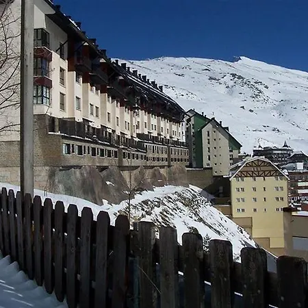 Habitat Zona Alta Hotel 2*