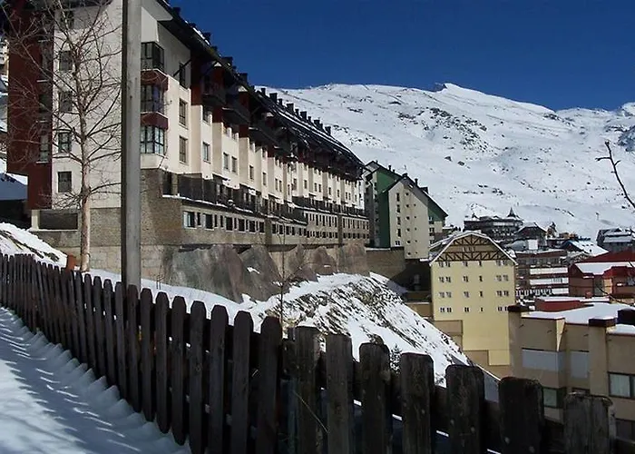 Habitat Zona Alta Hotel 2*