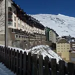Habitat Zona Alta Hotel 2*